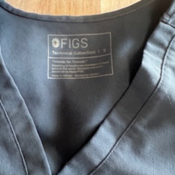 Figs zamora jogger scrub pants and scrub top in Dark Harbor - Picture 4 of 4